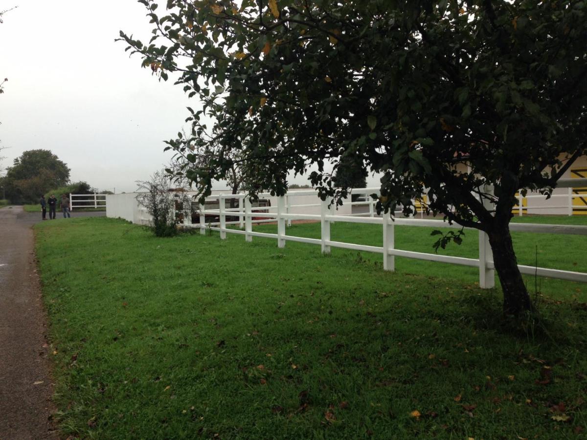 Ferienwohnung Le Haras Du Favry Palinges Exterior foto